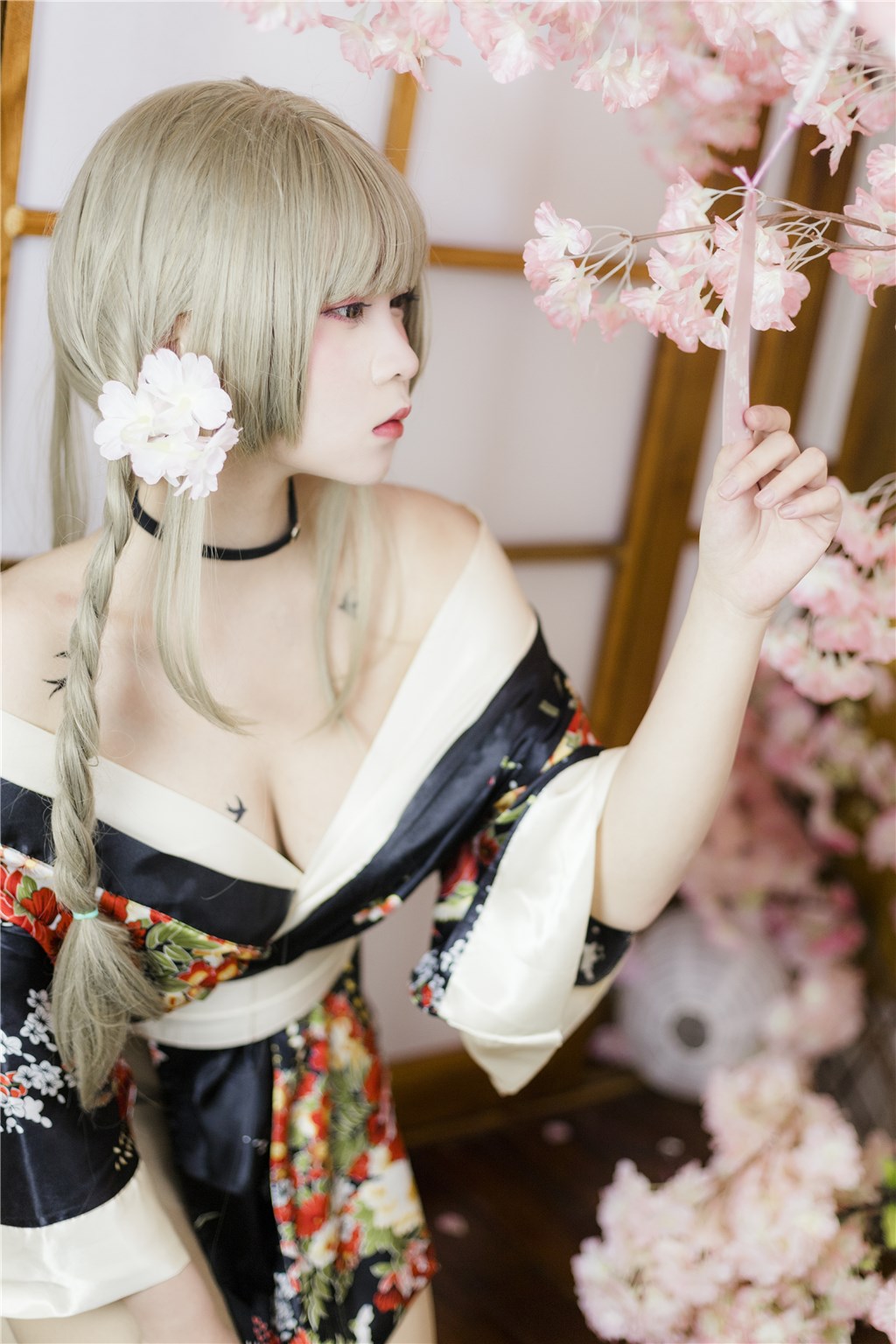 黑料网今日情感直击专辑:揭秘论坛中那句低语“只想和你共度此刻”的秘密如何在暗夜中激起全网网友的浪漫共鸣